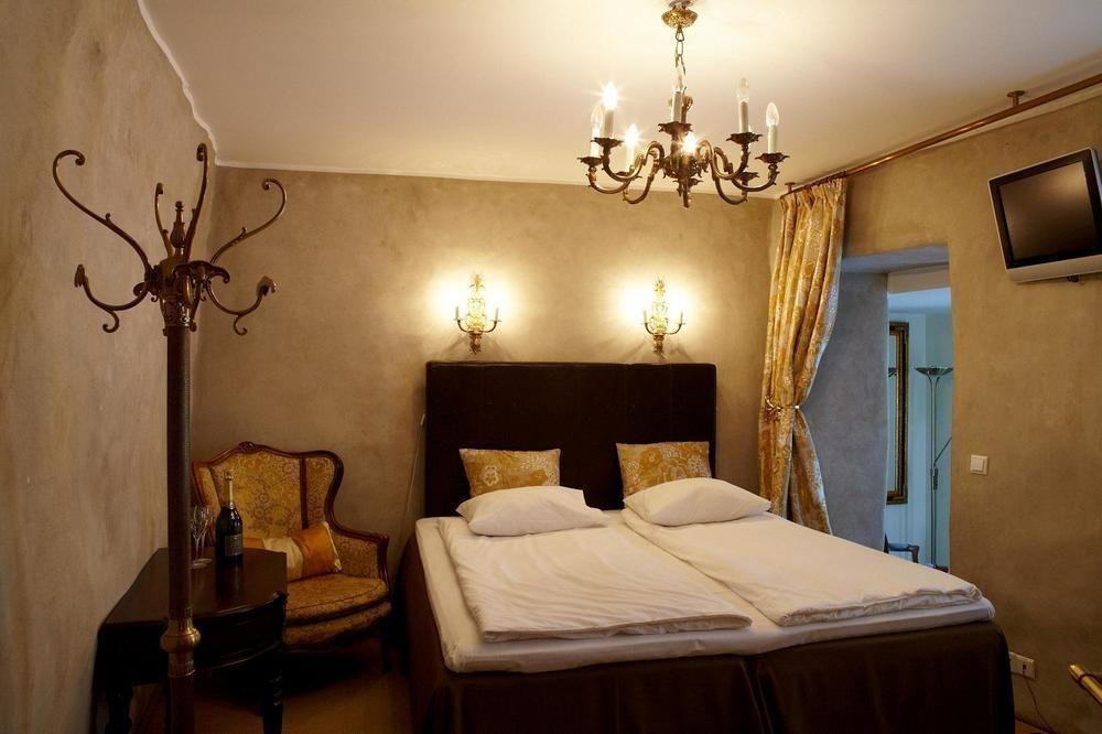 CRU Hotel Tallinn Buitenkant foto