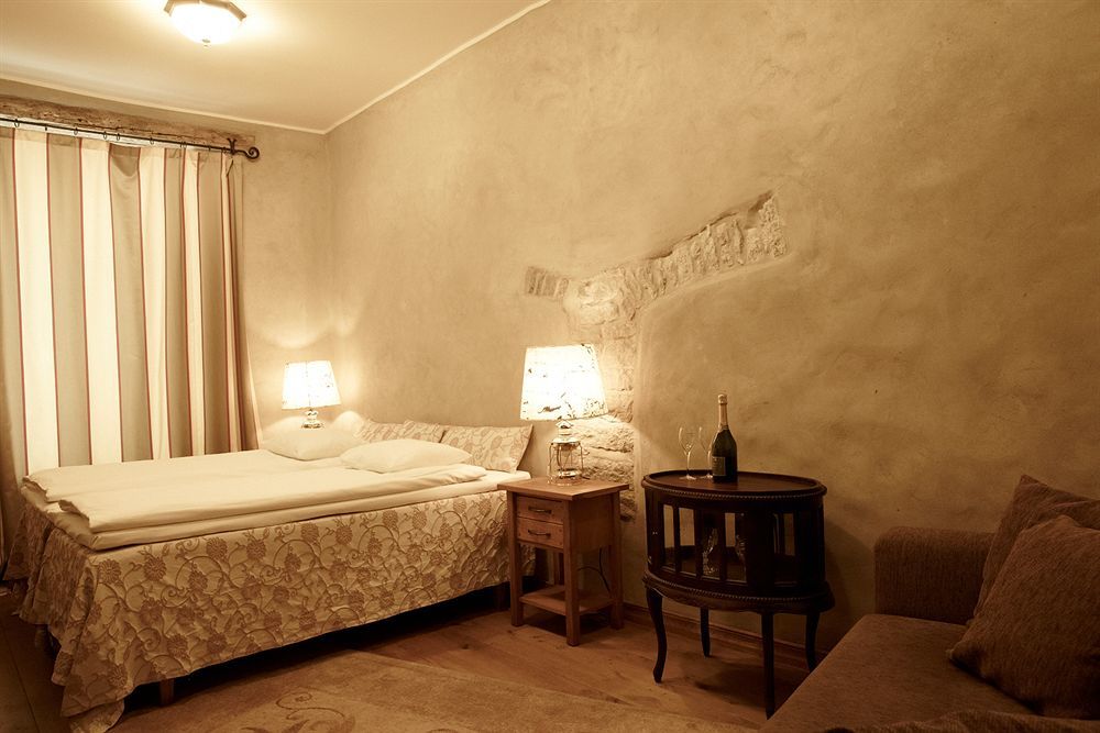 CRU Hotel Tallinn Buitenkant foto